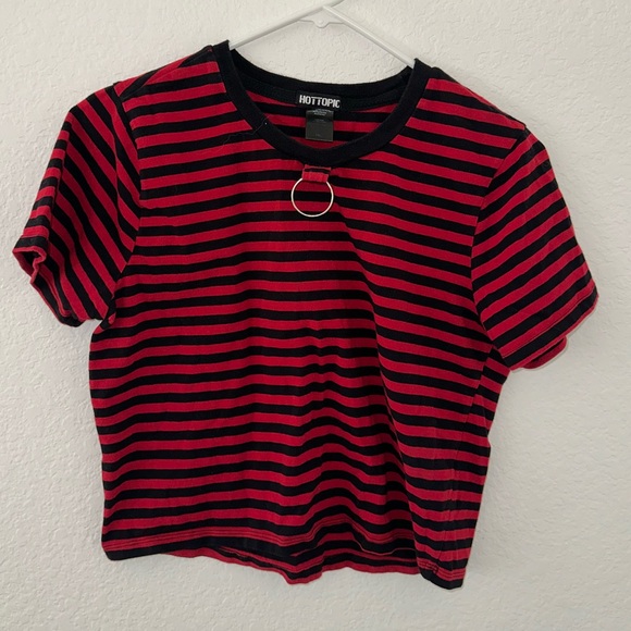Hot Topic Tops - HOT TOPIC 🤍 striped tee size medium